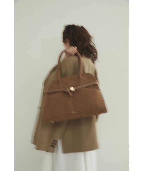 nunela(ヌネラ)の「Suede Belt Boston【No.15】(ボストンバッグ・レディース・キャメル/ブラウン・FREE)」の4枚目の写真