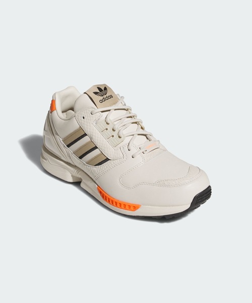 adidas(アディダス)の「オリジナルス ZX 8000 スパイクレス ゴルフ / ZX 8000 SPIKELESS GOLF【adidas Golf/アディダスゴルフ】(スニーカー・メンズ・ベージュ・22.5cm/23.5cm/24.5cm/25.5cm/26.5cm/27.5cm/28.5cm/23.0cm/24.0cm/25.0cm/26.0cm/27.0cm/28.0cm/29.0cm)」の2枚目の写真