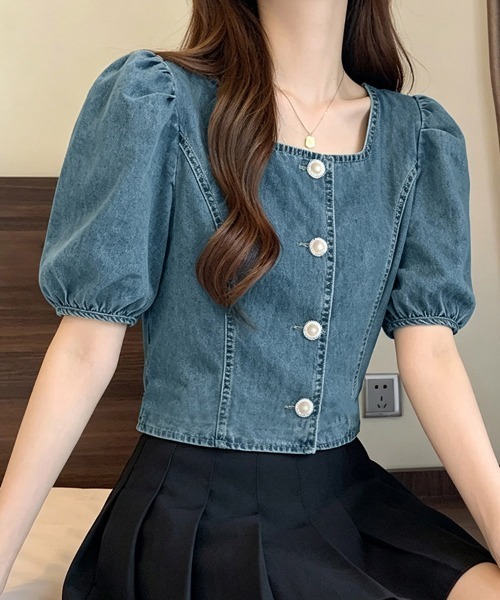 ONEP STAR(ワンピスター)の「パール風ボタンデニムパフスリーブブラウス(シャツ/ブラウス・レディース・ブルー・MEDIUM/LARGE/X-LARGE)」の4枚目の写真