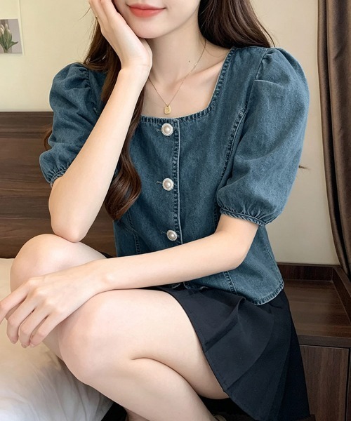 ONEP STAR(ワンピスター)の「パール風ボタンデニムパフスリーブブラウス(シャツ/ブラウス・レディース・ブルー・MEDIUM/LARGE/X-LARGE)」の13枚目の写真