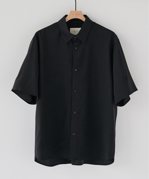 PUBLIC TOKYO(パブリックトウキョウ)の「【WEB限定】SUMMER TRIXION リラックスシャツ /夏服/半袖/ウォッシャブル/防シワ(シャツ/ブラウス・メンズ・ベージュ/ブラック/ダークグレー・1/2/3)」の2枚目の写真