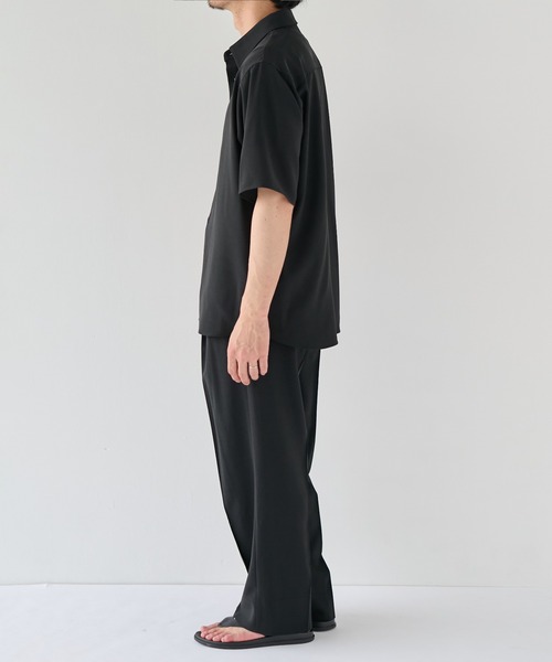 PUBLIC TOKYO(パブリックトウキョウ)の「【WEB限定】SUMMER TRIXION リラックスシャツ /夏服/半袖/ウォッシャブル/防シワ(シャツ/ブラウス・メンズ・ベージュ/ブラック/ダークグレー・1/2/3)」の22枚目の写真