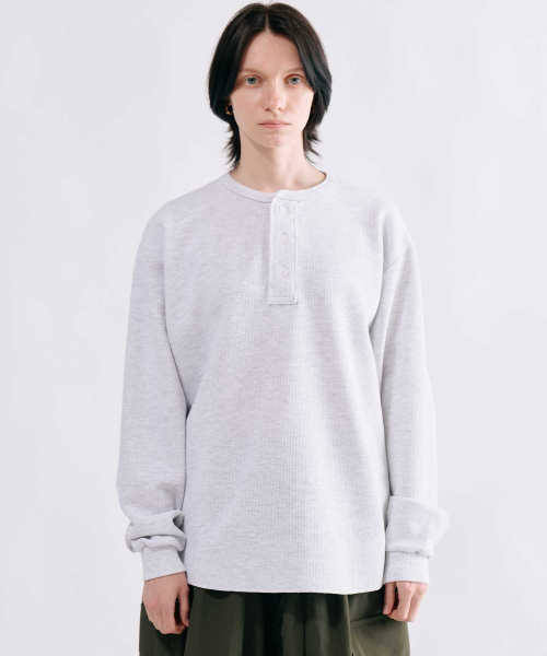 SMITHARMOR(スミスアモー)の「コットン無地ワッフルヘンリーネック長袖Tシャツ_3カラー(Tシャツ/カットソー・メンズ・オレンジ/グレー/ブラック・FREE)」の4枚目の写真