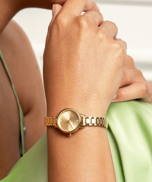 OLIVIA BURTON(オリビアバートン)の「「OLIVIA BURTON/オリビアバートン」クラシック - ミニ ゴールド ブレスレット(アナログ腕時計・レディース・ゴールド・FREE)」の4枚目の写真