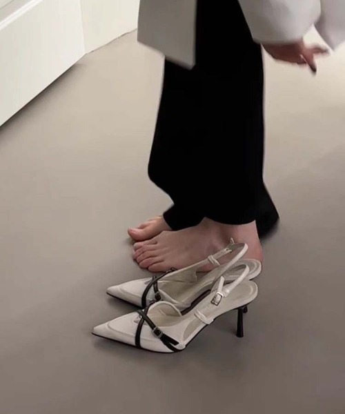 gossip!ロサンゼルス(ゴシップロサンゼルス)の「ポインテッドトゥ エナメルスリングバックパンプス クロスベルト ピンヒール レディース(パンプス・レディース・ワインレッド/ブラック/ホワイト・37/38/36)」の6枚目の写真