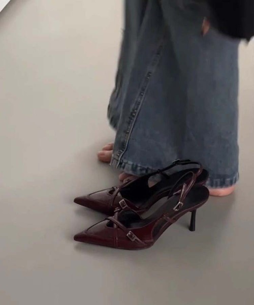 gossip!ロサンゼルス(ゴシップロサンゼルス)の「ポインテッドトゥ エナメルスリングバックパンプス クロスベルト ピンヒール レディース(パンプス・レディース・ワインレッド/ブラック/ホワイト・37/38/36)」の11枚目の写真