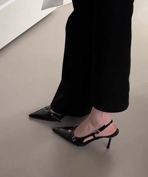 gossip!ロサンゼルス(ゴシップロサンゼルス)の「ポインテッドトゥ エナメルスリングバックパンプス クロスベルト ピンヒール レディース(パンプス・レディース・ワインレッド/ブラック/ホワイト・37/38/36)」の18枚目の写真