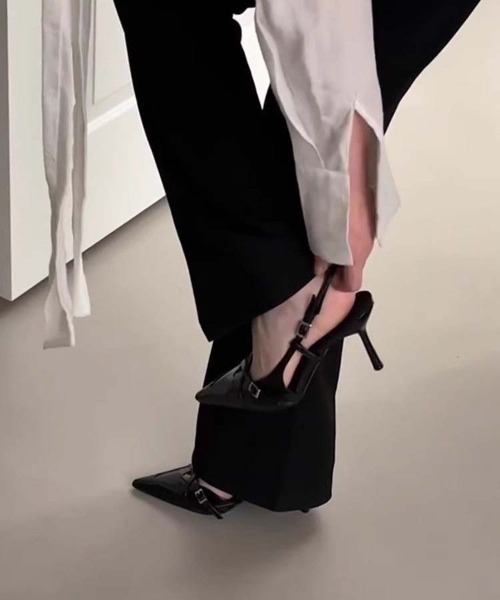 gossip!ロサンゼルス(ゴシップロサンゼルス)の「ポインテッドトゥ エナメルスリングバックパンプス クロスベルト ピンヒール レディース(パンプス・レディース・ワインレッド/ブラック/ホワイト・37/38/36)」の20枚目の写真