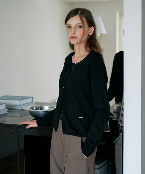 DEHEVE（デヘヴェ）の「Basic Crop Cardigan [Black]（カーディガン/ボレロ・レディース・ブラック・OS）」の6枚目の写真