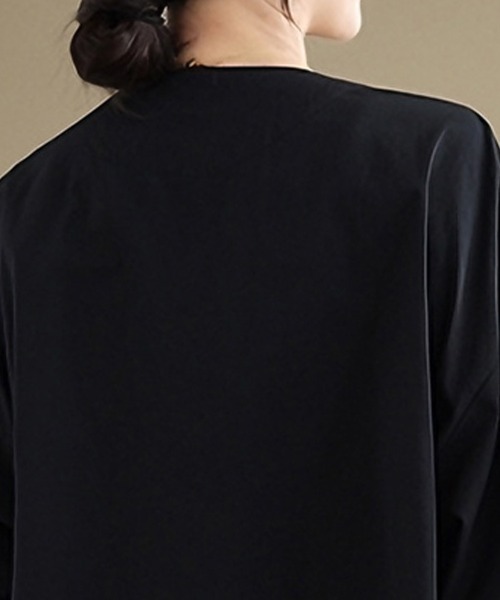 ONEP STAR(ワンピスター)の「Vネックフロントポケット2WAY長袖シャツブラウス(シャツ/ブラウス・レディース・ブラック/ダークブラウン・FREE)」の3枚目の写真