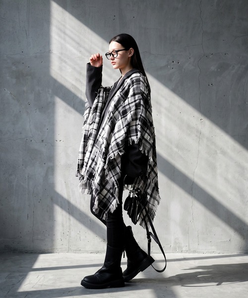 antiqua(アンティカ)の「チェック柄 ポンチョ ジャケット(テーラードジャケット・レディース・マルチ・ONESIZE)」の2枚目の写真