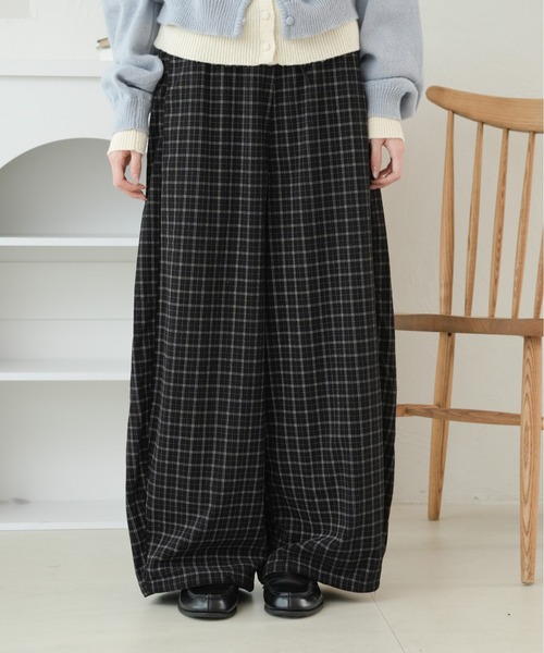kutir(クティール)の「コーデュロイワイドイージーパンツ(その他パンツ・レディース・ブラック/ブラウン/アイボリー/グリーン/ブルー/ブラック系その他・SMALL/MEDIUM)」の4枚目の写真