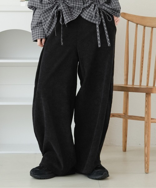 kutir(クティール)の「コーデュロイワイドイージーパンツ(その他パンツ・レディース・ブラック/ブラウン/アイボリー/グリーン/ブルー/ブラック系その他・SMALL/MEDIUM)」の3枚目の写真