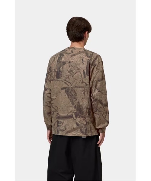 Carhartt WIP(カーハートダブリューアイピー)の「L/S Feather Tree T-Shirt(Tシャツ/カットソー・メンズ・カモフラージュ・SMALL/MEDIUM/LARGE)」の2枚目の写真