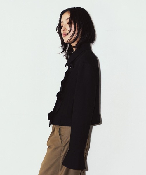 Knuth Marf(クヌースマーフ)の「Knuth Marf / クヌースマーフ 2way cropped frill jacket(その他アウター・レディース・ブラック・FREE)」の6枚目の写真