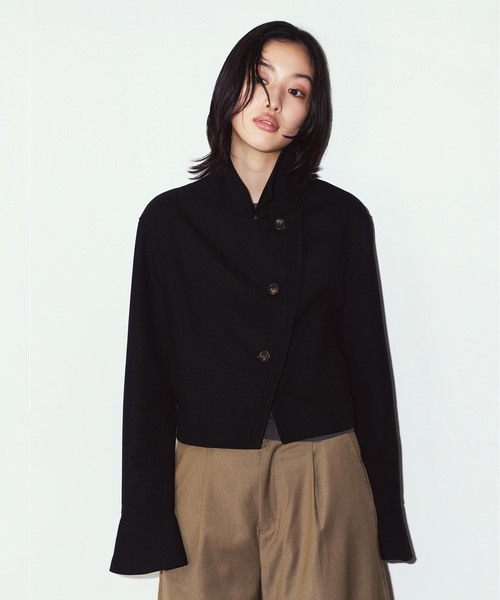 Knuth Marf(クヌースマーフ)の「Knuth Marf / クヌースマーフ 2way cropped frill jacket(その他アウター・レディース・ブラック・FREE)」の3枚目の写真