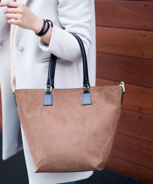 STUDIOUS（ステュディオス）の「STUDIOUS スウェードライクバケツトートBAG（トートバッグ・レディース・ブラウン/ネイビー・FREE）」の2枚目の写真