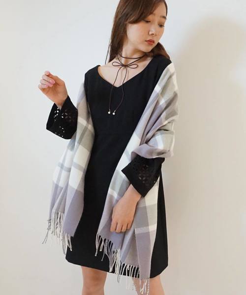 JILL by JILL STUART（ジルバイジルスチュアート）の「チェックストール   （ストール/ショール・レディース・ホワイト/ベージュ系その他/ブラック×ピンク/ピンク系その他/パープル/ブラック×ブルー・FREE）」の5枚目の写真