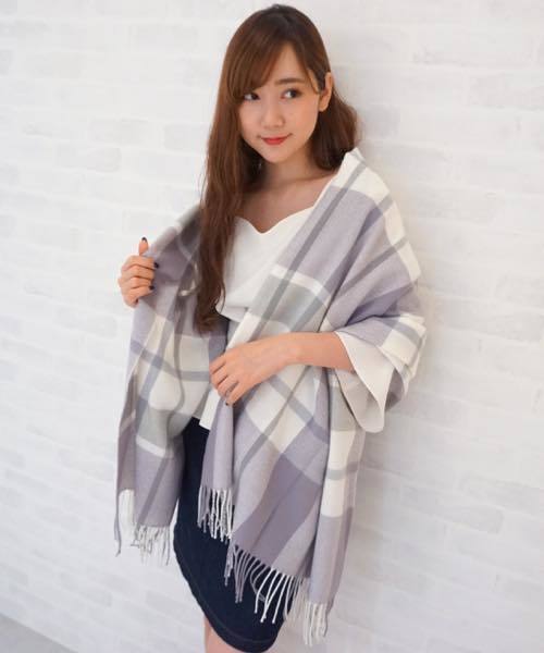 JILL by JILL STUART（ジルバイジルスチュアート）の「チェックストール   （ストール/ショール・レディース・ホワイト/ベージュ系その他/ブラック×ピンク/ピンク系その他/パープル/ブラック×ブルー・FREE）」の21枚目の写真