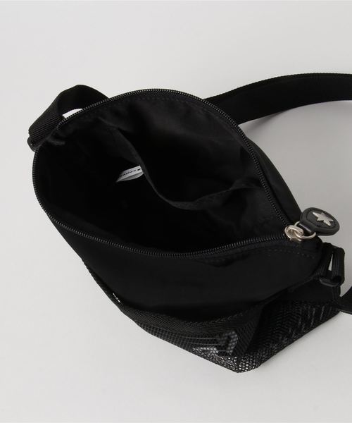 CONVERSE(コンバース)の「【CONVERSE】コンバース クラシック サコッシュ (ショルダーバッグ・レディース・ブラック/グレー/ラベンダー・FREE)」の4枚目の写真