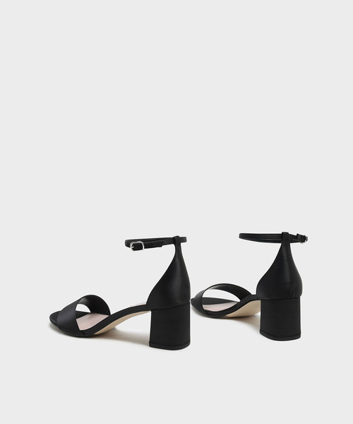 CHARLES & KEITH(チャールズ & キース)の「アンクルストラップサンダル / ANKLE STRAP SANDALS(サンダル・レディース・ブルーグリーン/ブラック/ブルー・25cm/23cm/24.5cm/22.5cm/23.5cm)」の13枚目の写真