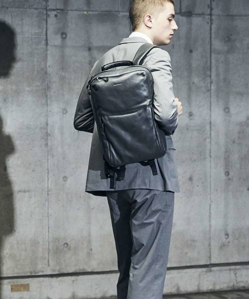 BROSKI AND SUPPLY(ブロスキーアンドサプライ)の「防水レザーバックパック【BROSKI AND SUPPLY/ブロスキーアンドサプライ】HUB LIMITED -MOON LEATHER ver.-(バックパック/リュック・メンズ・ブラック/チャコールグレー・FREE)」の21枚目の写真