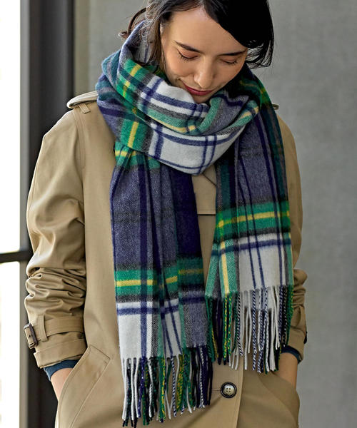 green label relaxing（グリーンレーベルリラクシング）の「D カシミヤチェック ストール ◆（ストール/ショール・レディース・ホワイト/ライトグレー/ブラック/ダークグリーン/ケリー/ライトブルー・FREE）」の5枚目の写真