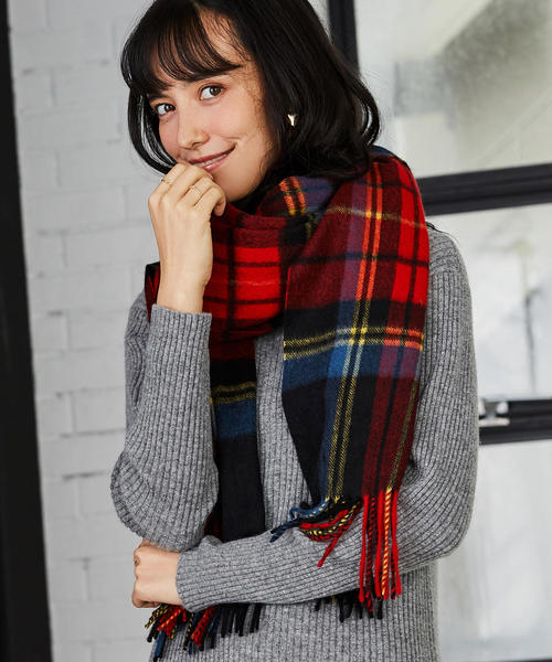 green label relaxing（グリーンレーベルリラクシング）の「D カシミヤチェック ストール ◆（ストール/ショール・レディース・ホワイト/ライトグレー/ブラック/ダークグリーン/ケリー/ライトブルー・FREE）」の2枚目の写真