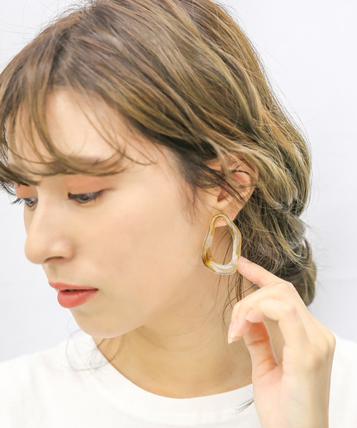 select MOCA（セレクトモカ）の「クリアべっ甲ピアス（ピアス（両耳用）・レディース・ホワイト/ブラウン/ベージュ・FREE）」の6枚目の写真