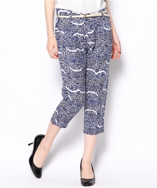 JOURNAL STANDARD(ジャーナルスタンダード)の「レースプリント クロップドパンツ(その他パンツ・レディース・カーキ/ベージュ/コバルトブルー・40/36/38)」の3枚目の写真