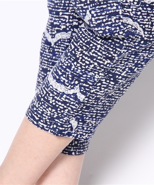 JOURNAL STANDARD(ジャーナルスタンダード)の「レースプリント クロップドパンツ(その他パンツ・レディース・カーキ/ベージュ/コバルトブルー・40/36/38)」の9枚目の写真