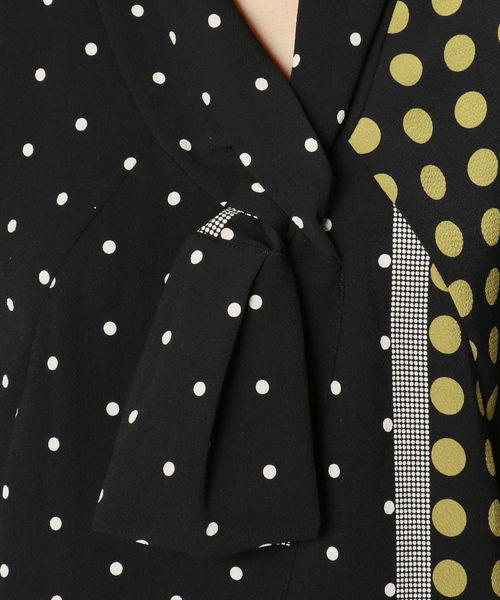 NARACAMICIE（ナラカミーチェ）の「マルチドットプリントリボンショールカラーブラウス（シャツ/ブラウス・レディース・ブラック/ネイビー・SMALL/MEDIUM/LARGE）」の11枚目の写真