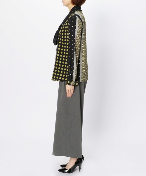 NARACAMICIE（ナラカミーチェ）の「マルチドットプリントリボンショールカラーブラウス（シャツ/ブラウス・レディース・ブラック/ネイビー・SMALL/MEDIUM/LARGE）」の4枚目の写真