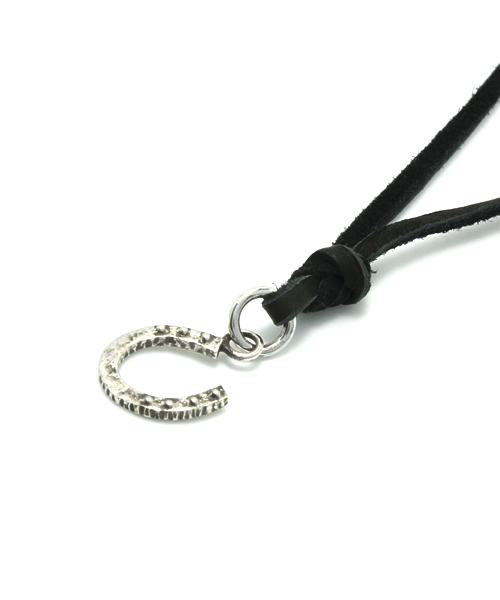 VIVIFY（ビビファイ）の「ネックレス/ホースシュー/レザー（ネックレス・メンズ・シルバー・フリー）」の3枚目の写真