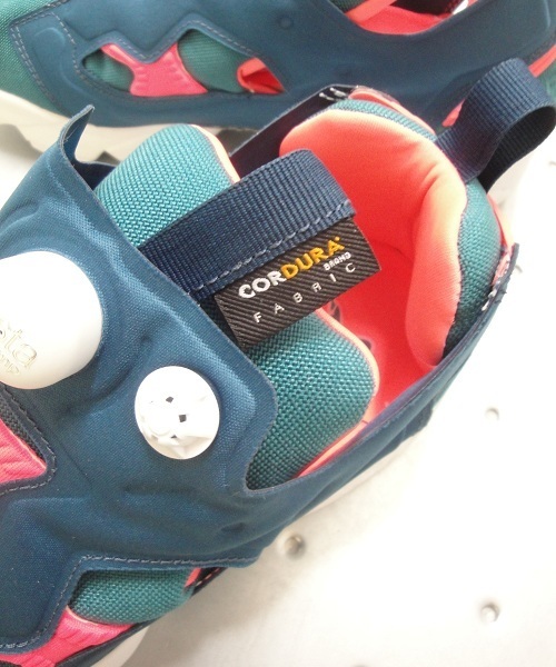 Reebok（リーボック）の「店舗限定 V61748 Reebok INSTA PUMPFURY OG リーボック インスタ ポンプフューリー コーデュラ（スニーカー・メンズ・ネイビー・26.5cm/28cm/27cm/27.5cm/28.5cm）」の6枚目の写真