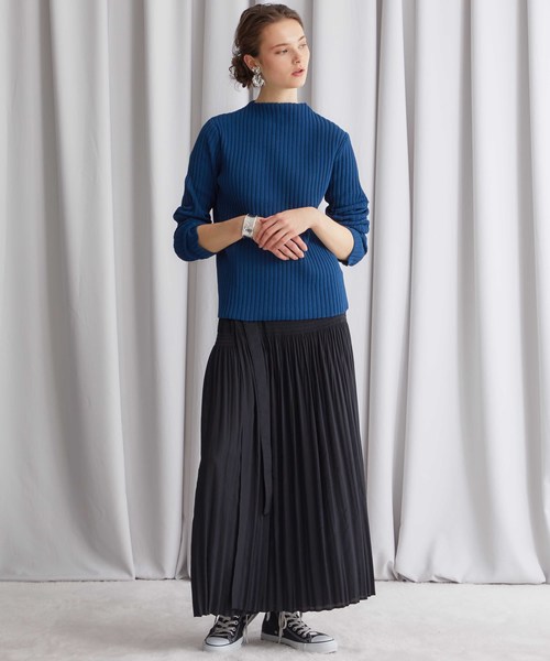 STUDIOUS(ステュディオス)の「【STUDIOUS】ワイドRIBボトルネックニット(ニット/セーター・レディース・ブラック/ネイビー・FREE)」の9枚目の写真