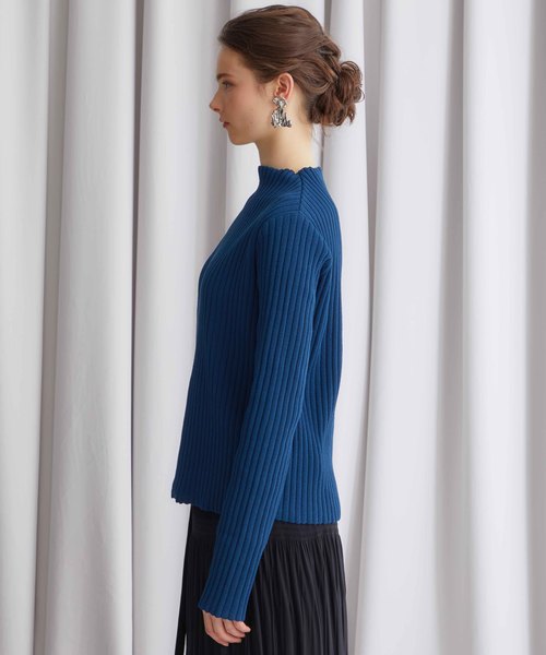 STUDIOUS(ステュディオス)の「【STUDIOUS】ワイドRIBボトルネックニット(ニット/セーター・レディース・ブラック/ネイビー・FREE)」の5枚目の写真