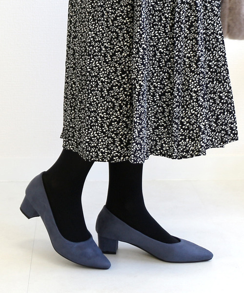 AmiAmi（アミアミ）の「チャンキーヒールポインテッドパンプス（パンプス・レディース・ブラック/パープル/ネイビー/ブラウン/カーキ/ブラック系その他/ブラウン系その他/レオパード/グレイッシュベージュ/パイソン/モカ/ベージュ系その他/オレンジ系その他/シルバー系その他/アッシュグレー・LL/S/M/L）」の11枚目の写真