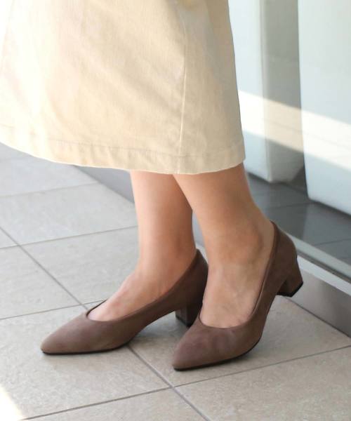 AmiAmi（アミアミ）の「チャンキーヒールポインテッドパンプス（パンプス・レディース・ブラック/パープル/ネイビー/ブラウン/カーキ/ブラック系その他/ブラウン系その他/レオパード/グレイッシュベージュ/パイソン/モカ/ベージュ系その他/オレンジ系その他/シルバー系その他/アッシュグレー・LL/S/M/L）」の9枚目の写真