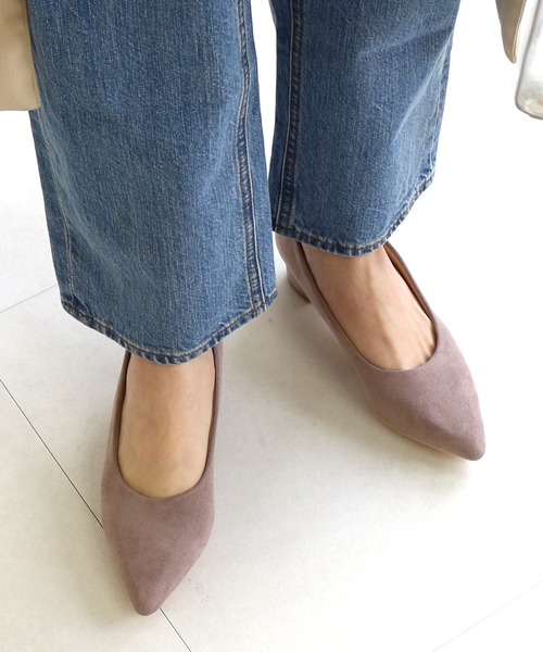 AmiAmi(アミアミ)の「《2020春夏カラー追加! 》 チャンキーヒールポインテッドパンプス(パンプス)」|アッシュグレー