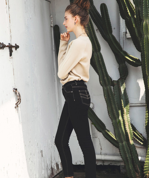 ALEXIA STAM（アリシアスタン）の「Arrow Pocket Stretch Color Skinny/アローポケットステッチカラースキニー（デニムパンツ・レディース・ブラック/ベージュ/オリーブ・XS/S/M）」の17枚目の写真