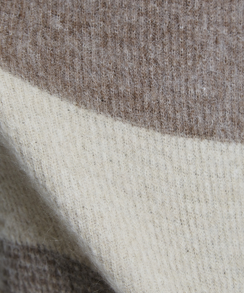 ABAHOUSE（アバハウス）の「モヘヤ混パネルクルーネック（ニット/セーター・メンズ・ネイビー/グレー/モカ・44/46/48）」の17枚目の写真