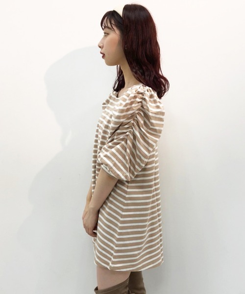 one after another NICE CLAUP（ワンアフターアナザーナイスクラップ）の「袖ギャザーチュニック（ワンピース・レディース・オフホワイト/ブラック/ブラック系その他/ベージュ系その他・FREE）」の5枚目の写真