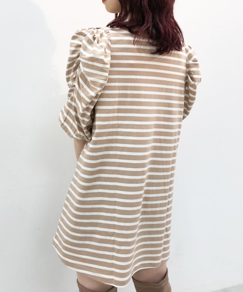 one after another NICE CLAUP（ワンアフターアナザーナイスクラップ）の「袖ギャザーチュニック（ワンピース・レディース・オフホワイト/ブラック/ブラック系その他/ベージュ系その他・FREE）」の6枚目の写真