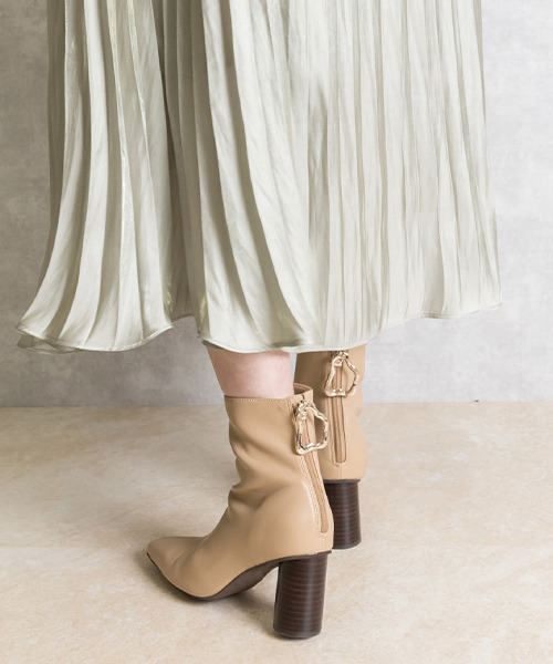 RANDA（ランダ）の「ストレスフリー/ラウンドチャンキーヒールショートブーツ（ブーツ・レディース・アイボリー/ベージュ/ブラック・LL/S/M/L）」の9枚目の写真