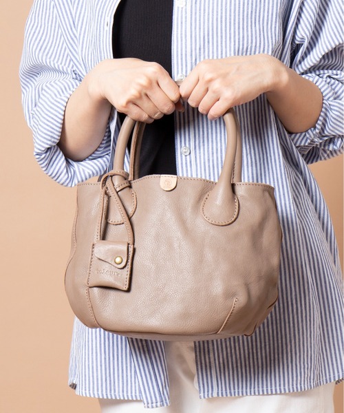 ハンドバッグ トーラ ミニトート カウレザー レディース DGB(ダークグレーベージュ) toleur（トーラ）の「toleurカウレザー巾着ミニトート⁄\u203b11702