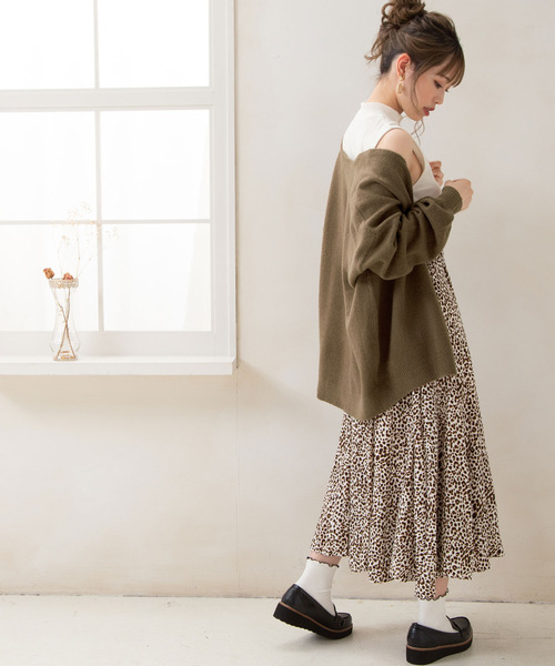 Newlyme（ニューリーミー）の「もちもちオーバーサイズカーディガン（カーディガン/ボレロ・レディース・ホワイト/ブラック/ベージュ/パープル/ブラウン/ピンク/グリーン/ボルドー・MEDIUM/LARGE）」の14枚目の写真