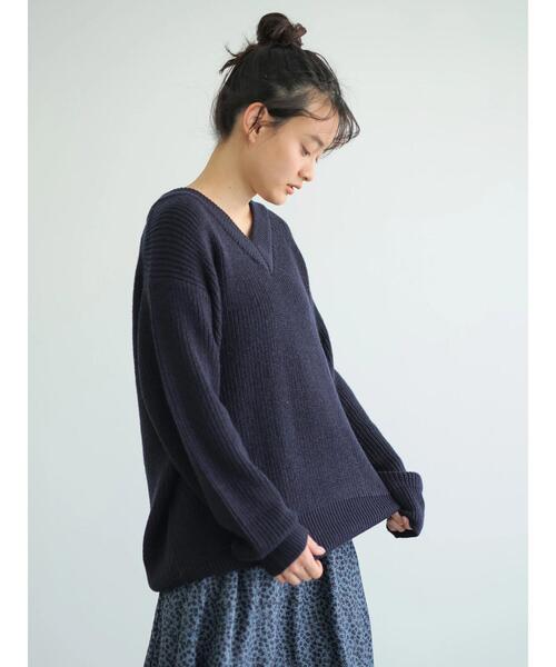 AMERICAN HOLIC（アメリカンホリック）の「Vネック片畦ニットプルオーバー（ニット/セーター・レディース・ネイビー/ライトグリーン/ライトベージュ/テラコッタ・M/L）」の16枚目の写真