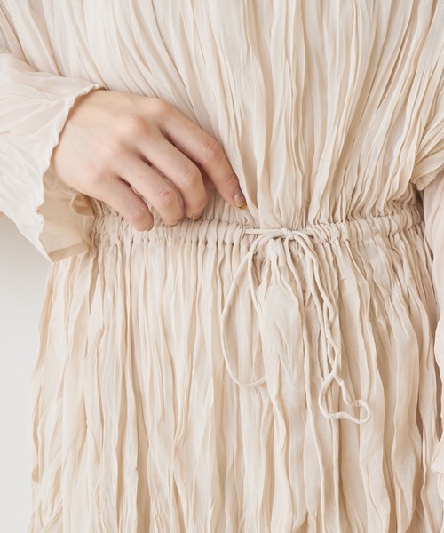 Chico（チコ）の「クリンクル2wayロングワンピース（ワンピース・レディース・ブラック/アイボリー・FREE）」の22枚目の写真