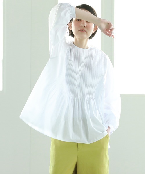 Pao de lo（パオデロ）の「ローンピンタックブラウス（シャツ/ブラウス・レディース・ベージュ/オフホワイト/グリーン・9号/7号）」の2枚目の写真